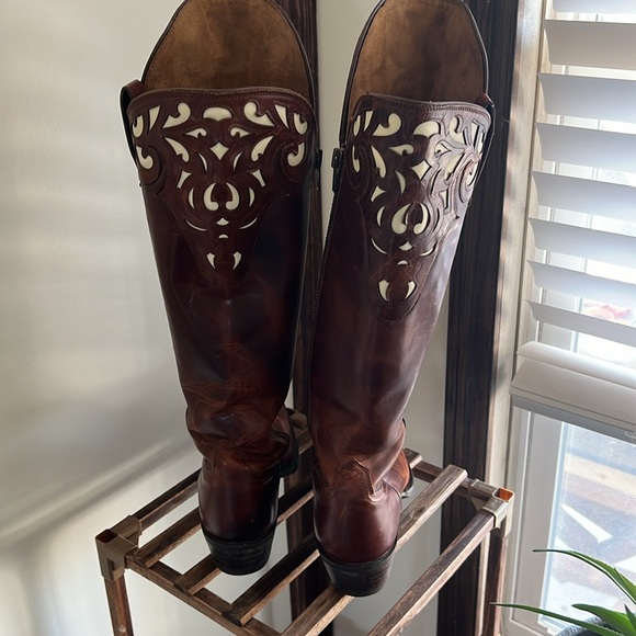 Ariat Boots Hacienda Brown Women’s 8B. Pointed toe, 2” inch Heel, Knee High - Picture 4 of 10